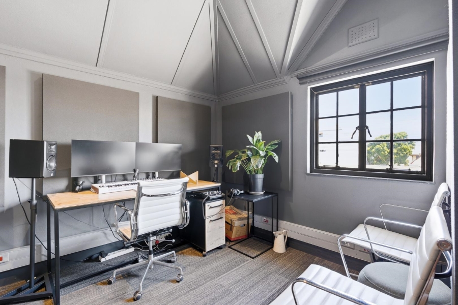 5 Bedroom Property for Sale in Woodstock Upper Western Cape